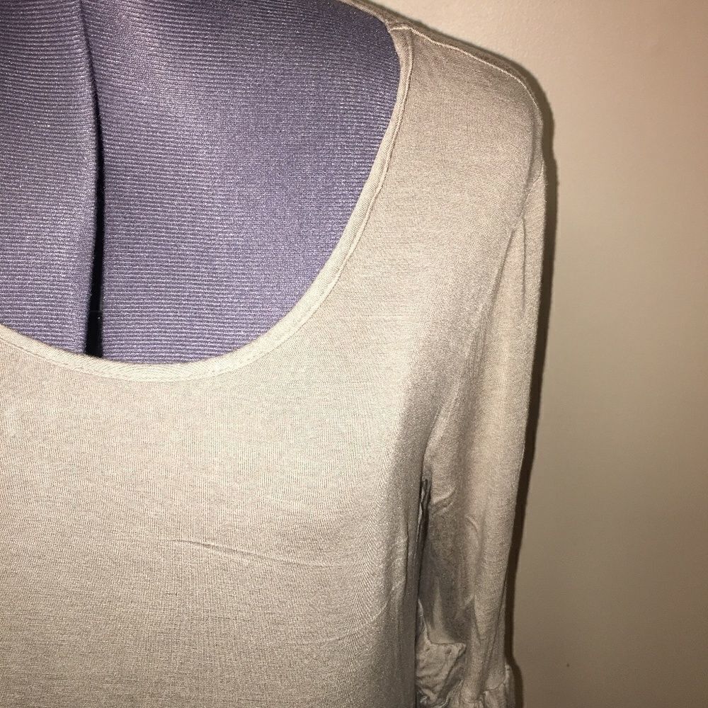 Forgotten Grace Ruffle Top size medium - Picture 2 of 5